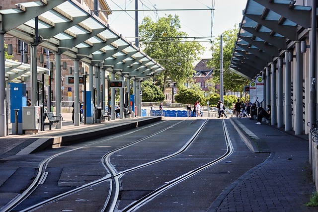 TL;DR: Hop on the Powder Mountain Ski Bus from Salt…