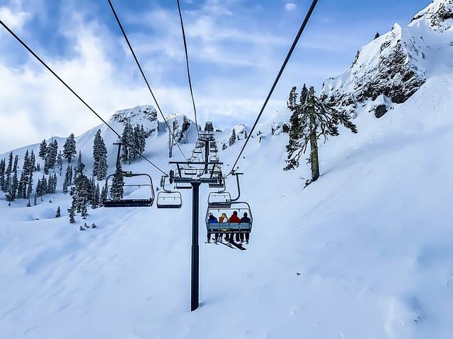 Skiing Alta: The Ultimate Getaway with SaltLakeSkiTrain TL;DR: Experience the…