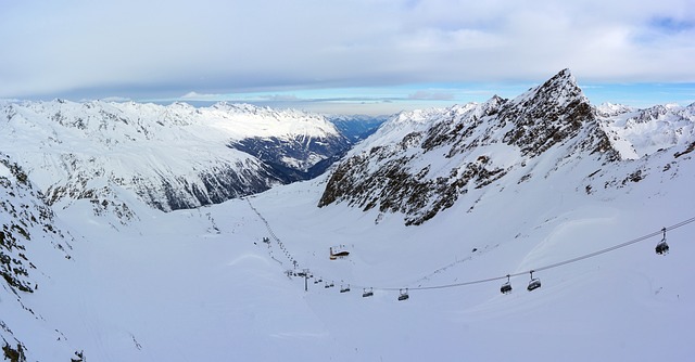 Glide Effortlessly to the Slopes with SaltLakeSkiTrain.com! TL;DR: Experience a…