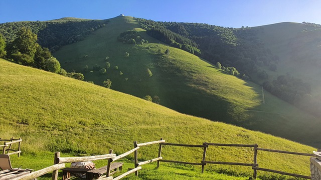 Escape to Alta’s Ski Utopia with UberSki from SaltLakeSkiTrain.com TL;DR:…