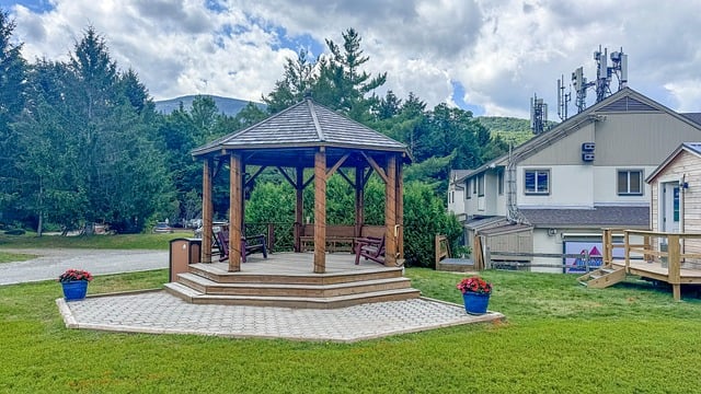 Discover the Untamed Frontier of Powder Mountain with SaltLakeSkiTrain TL;DR:…