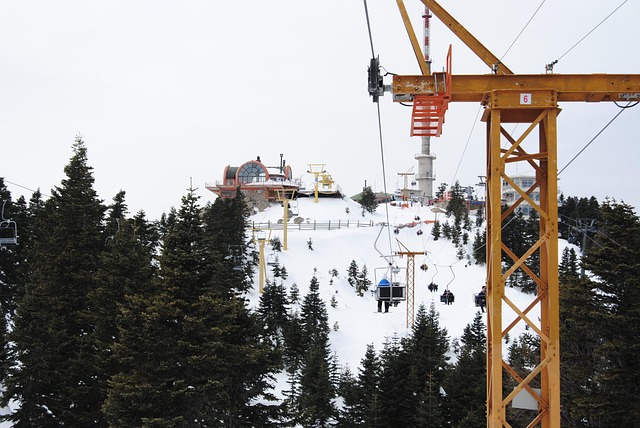 Conquer the Slopes with SaltLakeSkiTrain’s Epic Ski Lift Adventure in…