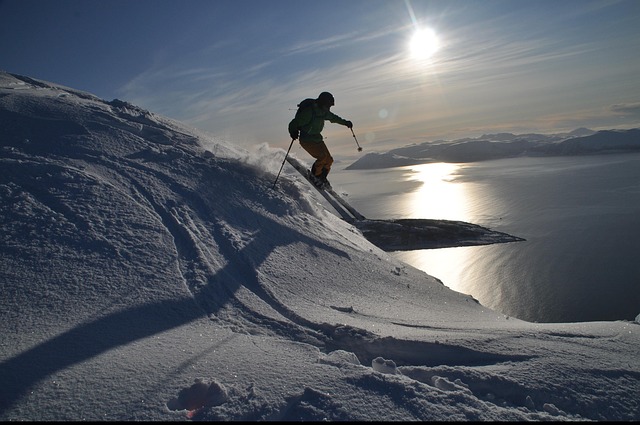 Embark on an Unforgettable Ski Getaway with SaltLakesSkiTrain.com to Cottonwood…