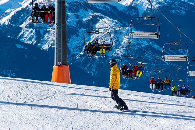 Winter Bliss Awaits: Unlocking Snowbasin Resort with SaltLakeSkiTrain TL;DR: SaltLakeSkiTrain…